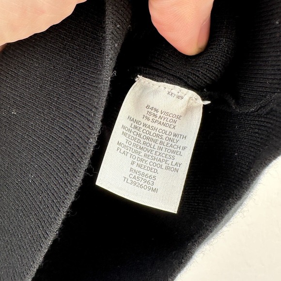 Leith Tank Top Womens Small Black Scoop Neck Pullover Vest Stretch Cropped - Picture 6 of 6